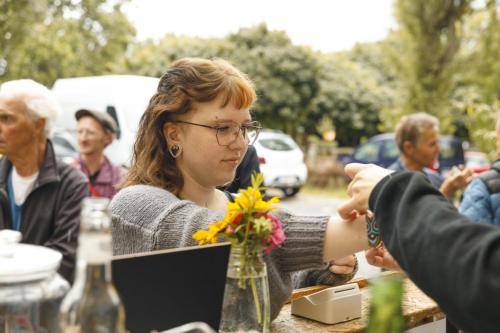 C25 025-08-Sommerfest-Nina-Radeschnig-135